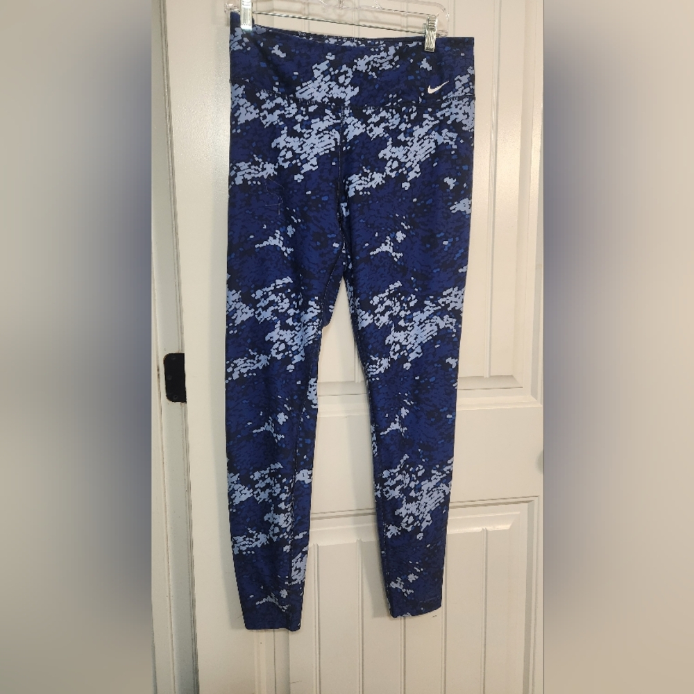 Nike Women's Blue and White Patterned Leggings/workout Tights